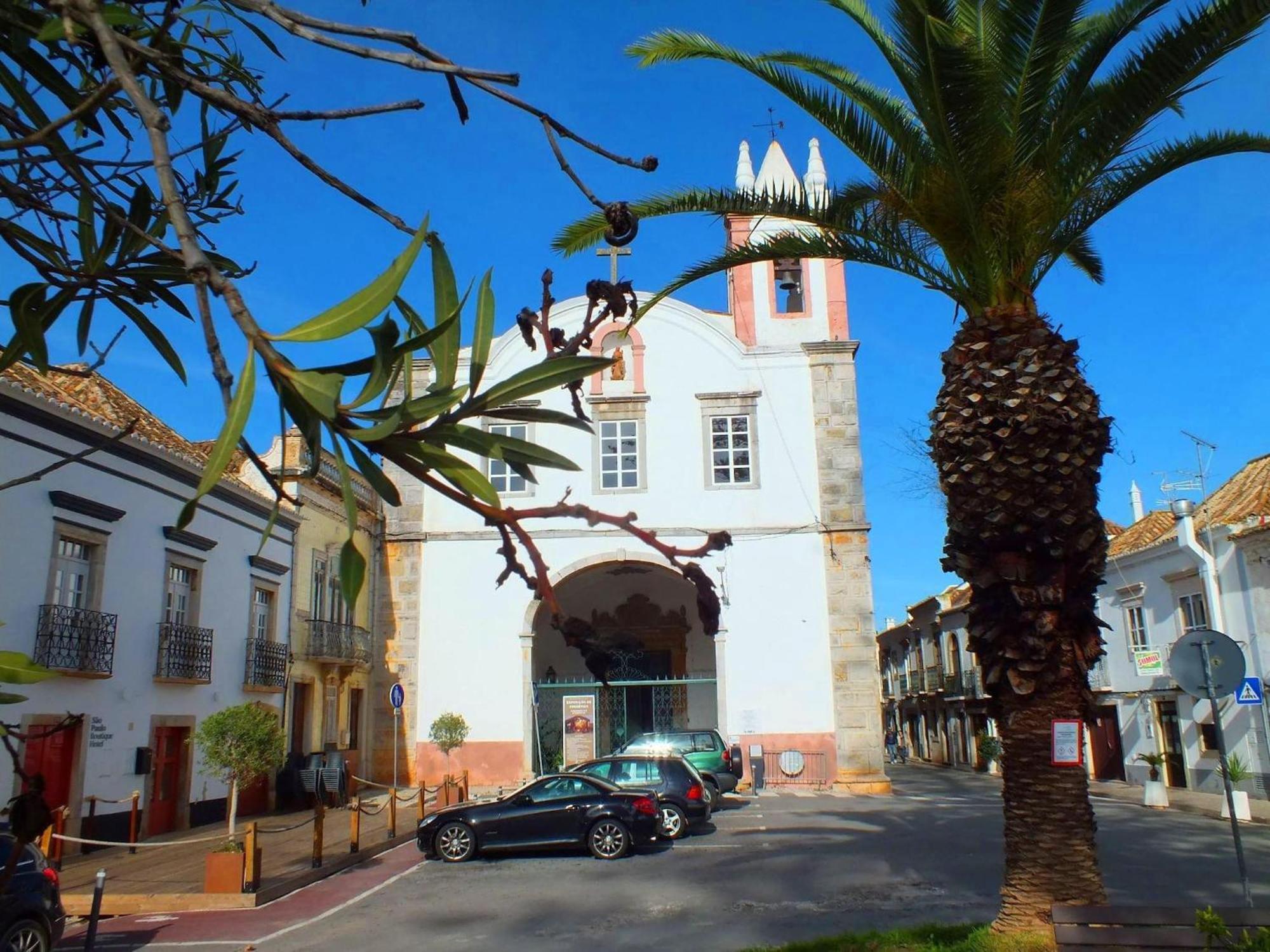 Вилла Stylish Townhouse In Tavira Centre, Shared Pool Экстерьер фото