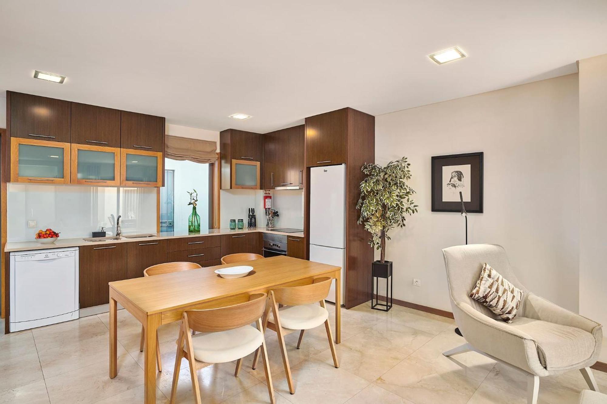 Вилла Stylish Townhouse In Tavira Centre, Shared Pool Экстерьер фото